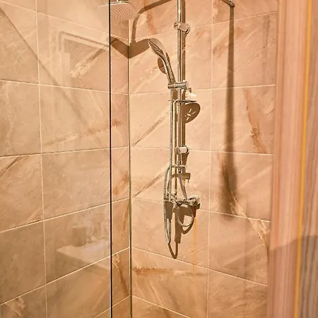 Diamond Sea View 2br - N Pools Mamaia