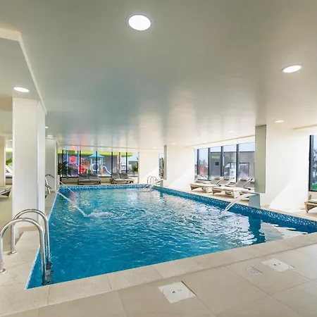 Diamond Sea View 2br - N Pools