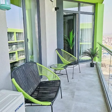 Apartment Diamond Sea View 2br - N Pools Mamaia