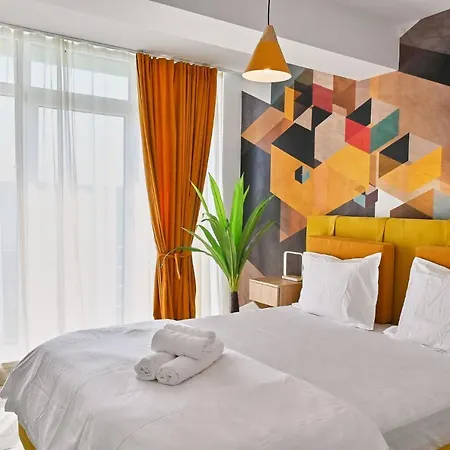 Apartment Diamond Sea View 2br - N Pools Mamaia