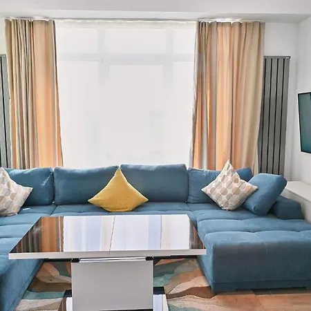 Apartment Diamond Sea View 2br - N Pools Mamaia