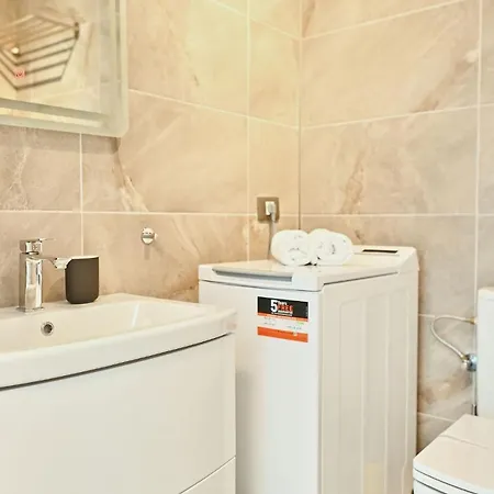 Diamond Sea View 2br - N Pools Apartment